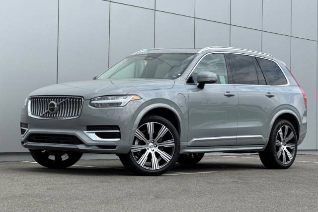 2025 Volvo XC90 Plug-In Hybrid T8 Plus
