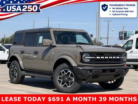 2026 Ford Bronco Outer Banks