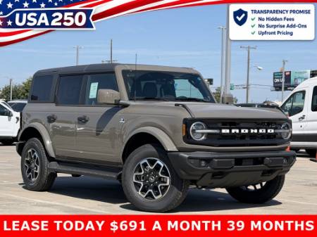 2026 Ford Bronco Outer Banks