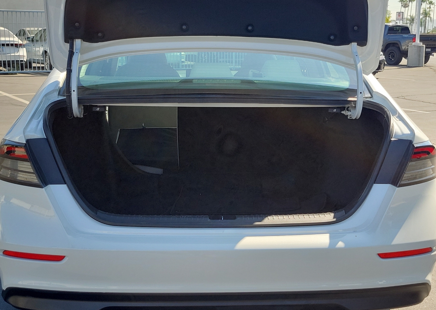 2023 Honda Accord EX - Photo 9