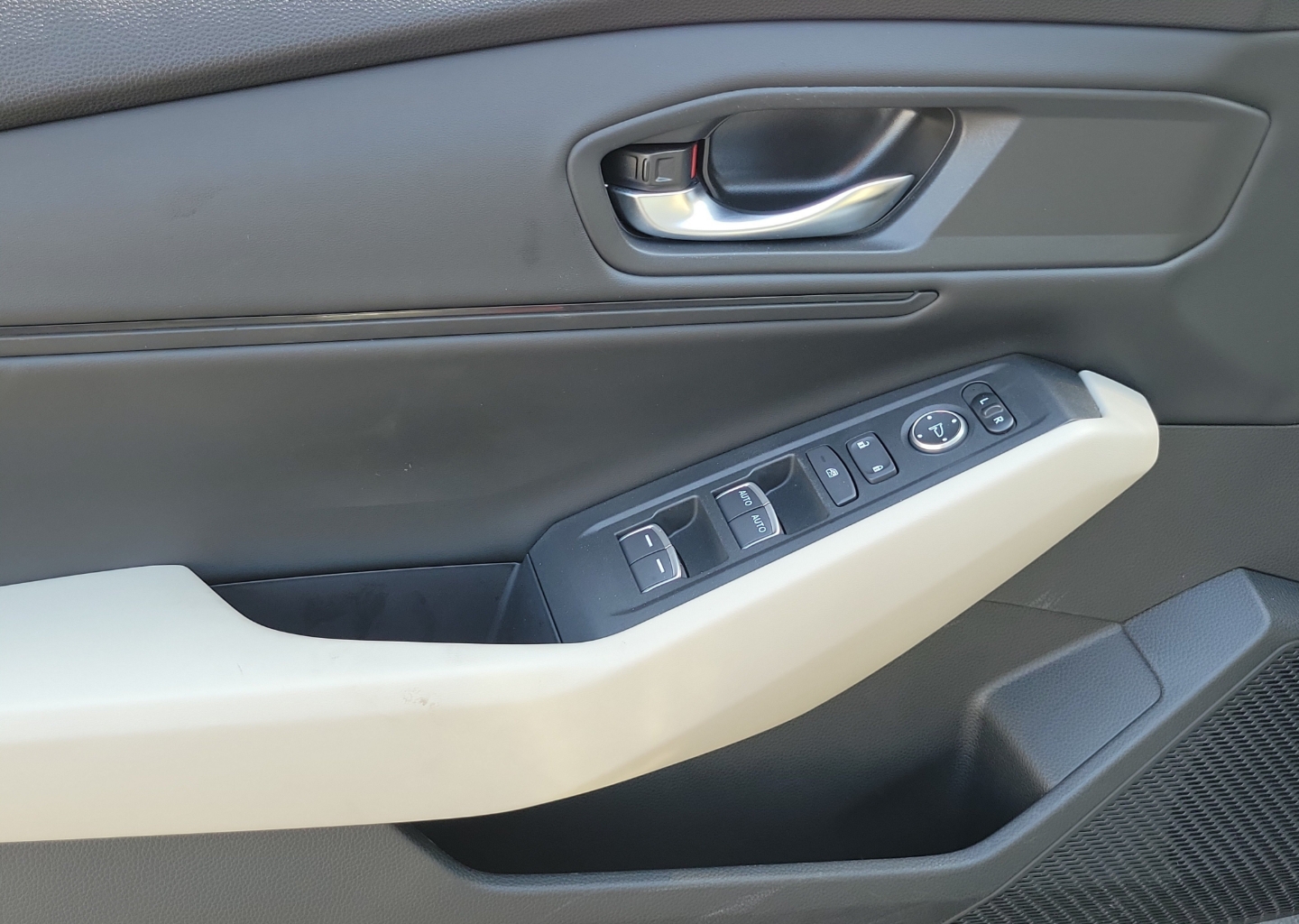 2023 Honda Accord EX - Photo 18