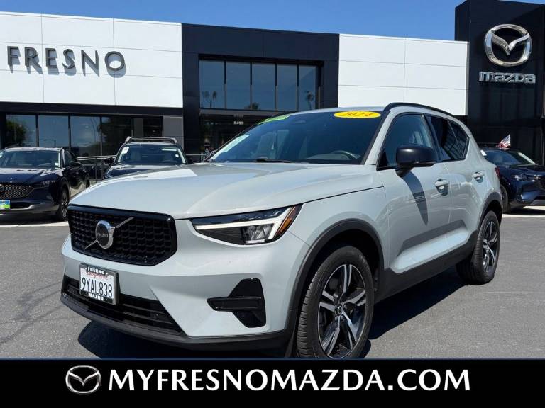 2024 Volvo XC40 B5 Core