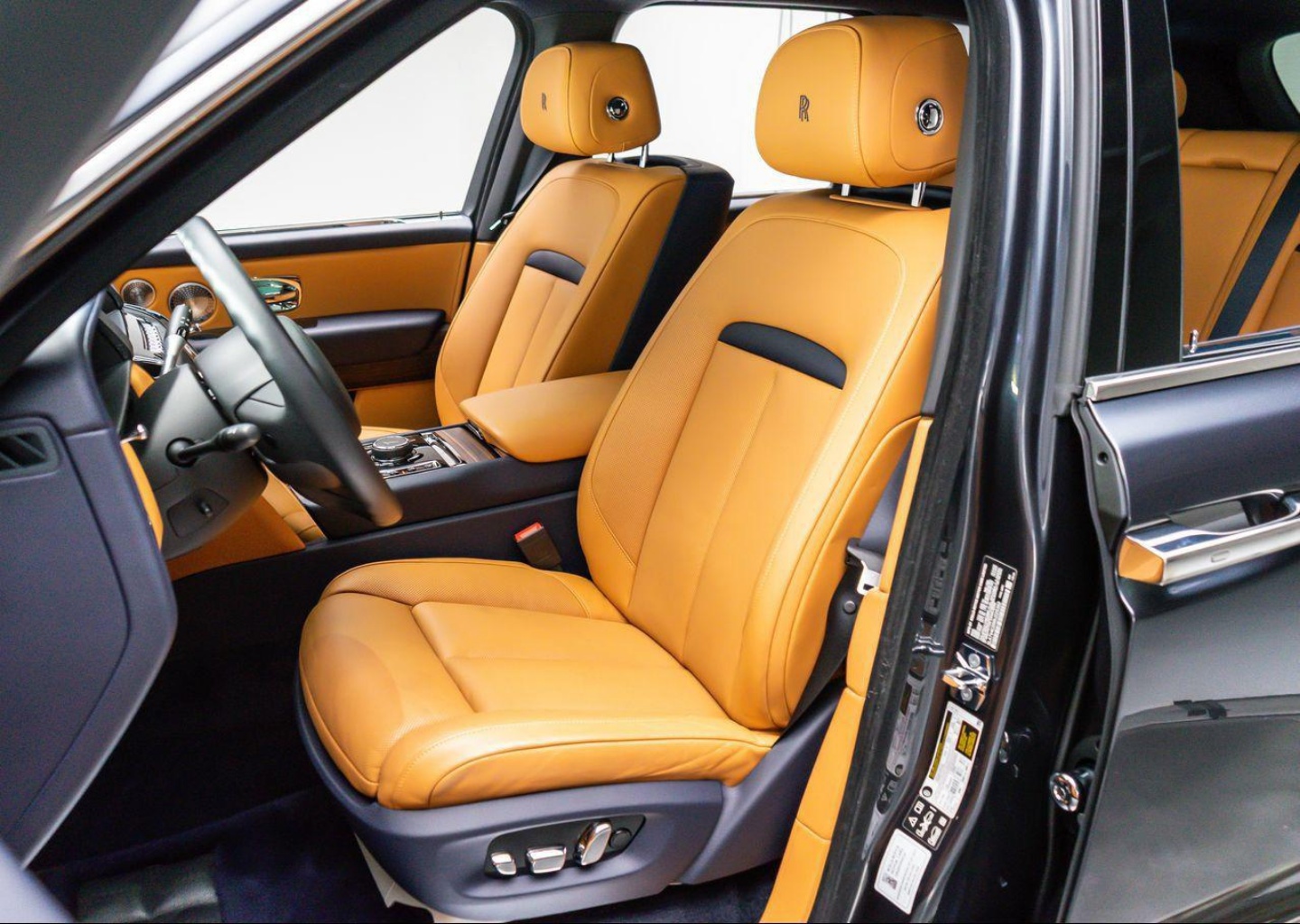 2024 Rolls-Royce Cullinan Base - Photo 17
