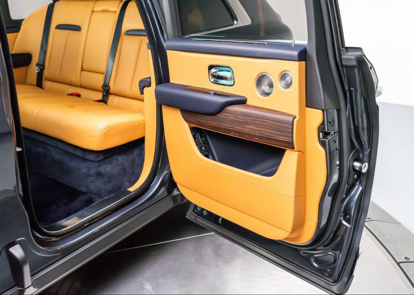 2024 Rolls-Royce Cullinan Base - Photo 22