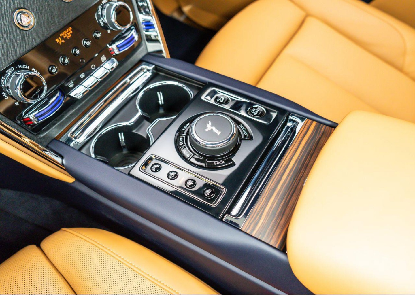2024 Rolls-Royce Cullinan Base - Photo 29