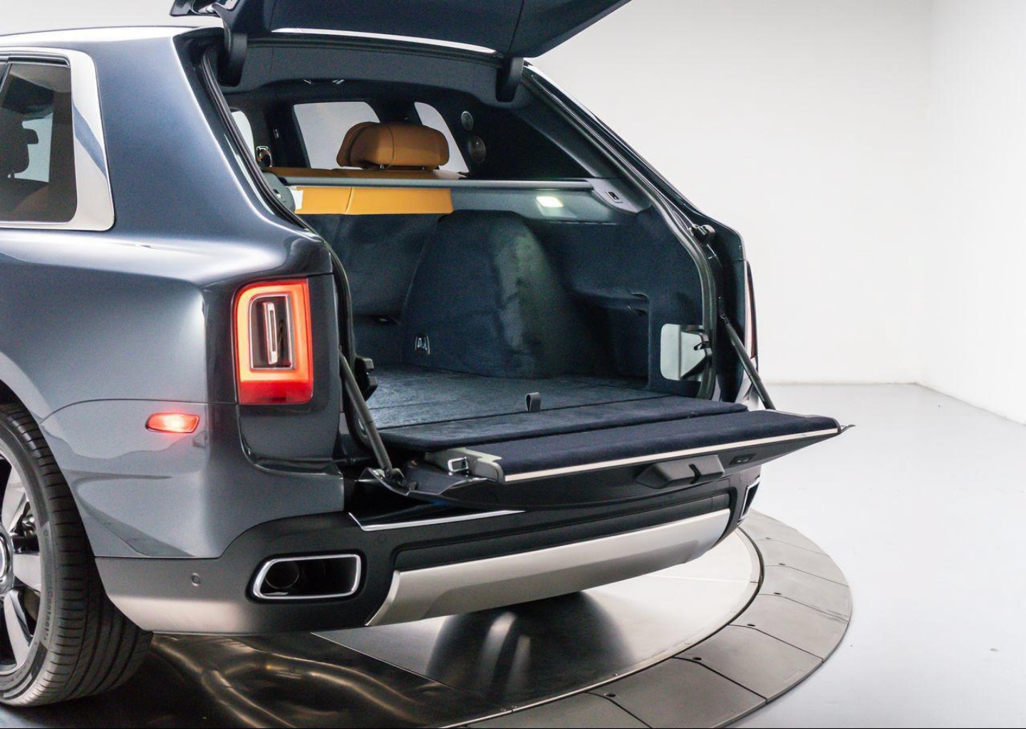 2024 Rolls-Royce Cullinan Base - Photo 32