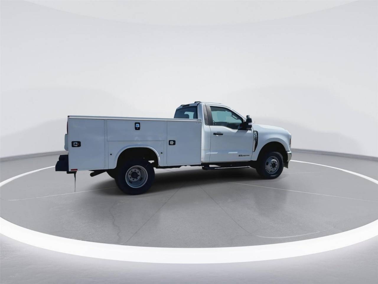 2025 Ford F-350 Super Duty Chassis Cab XL - Photo 9