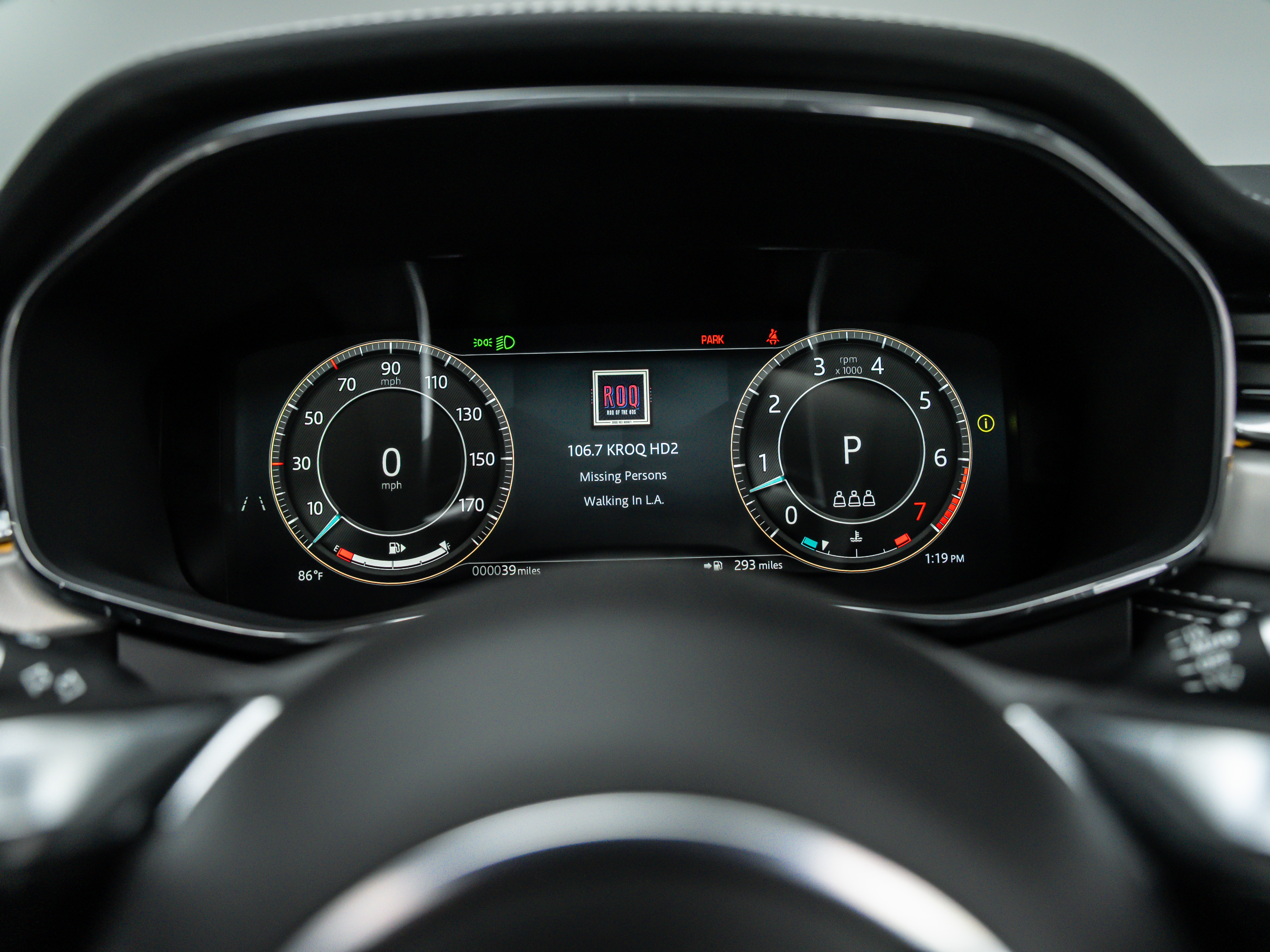 2025 Jaguar F-PACE R-Dynamic S - Photo 23