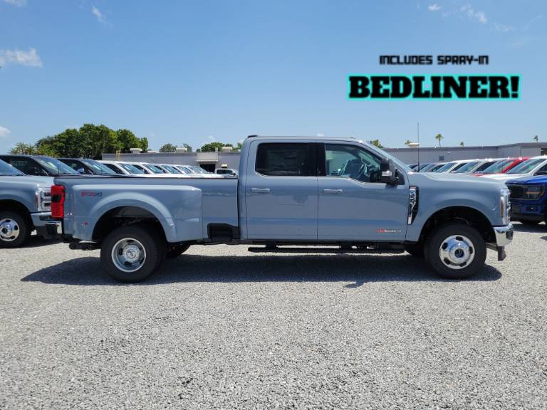 2026 Ford Super Duty F-350 DRW LARIAT