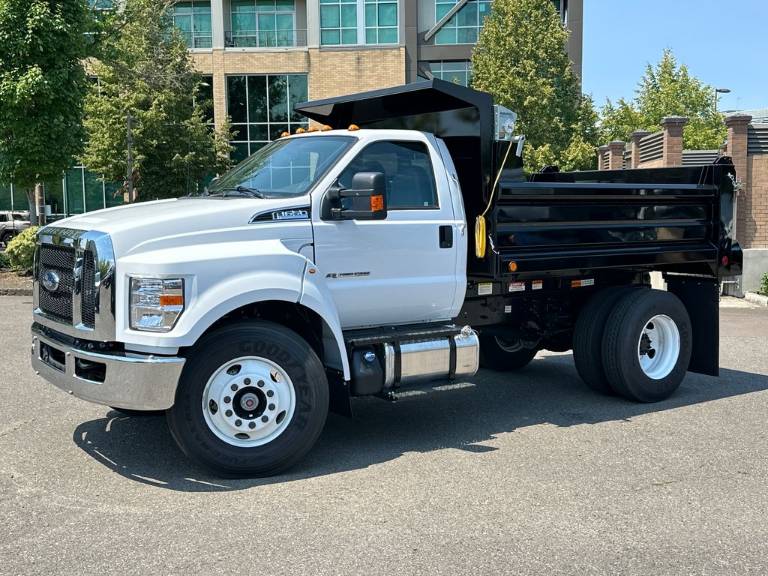 2027 Ford F-650SD Base