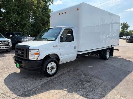 2024 Ford E-450SD Base
