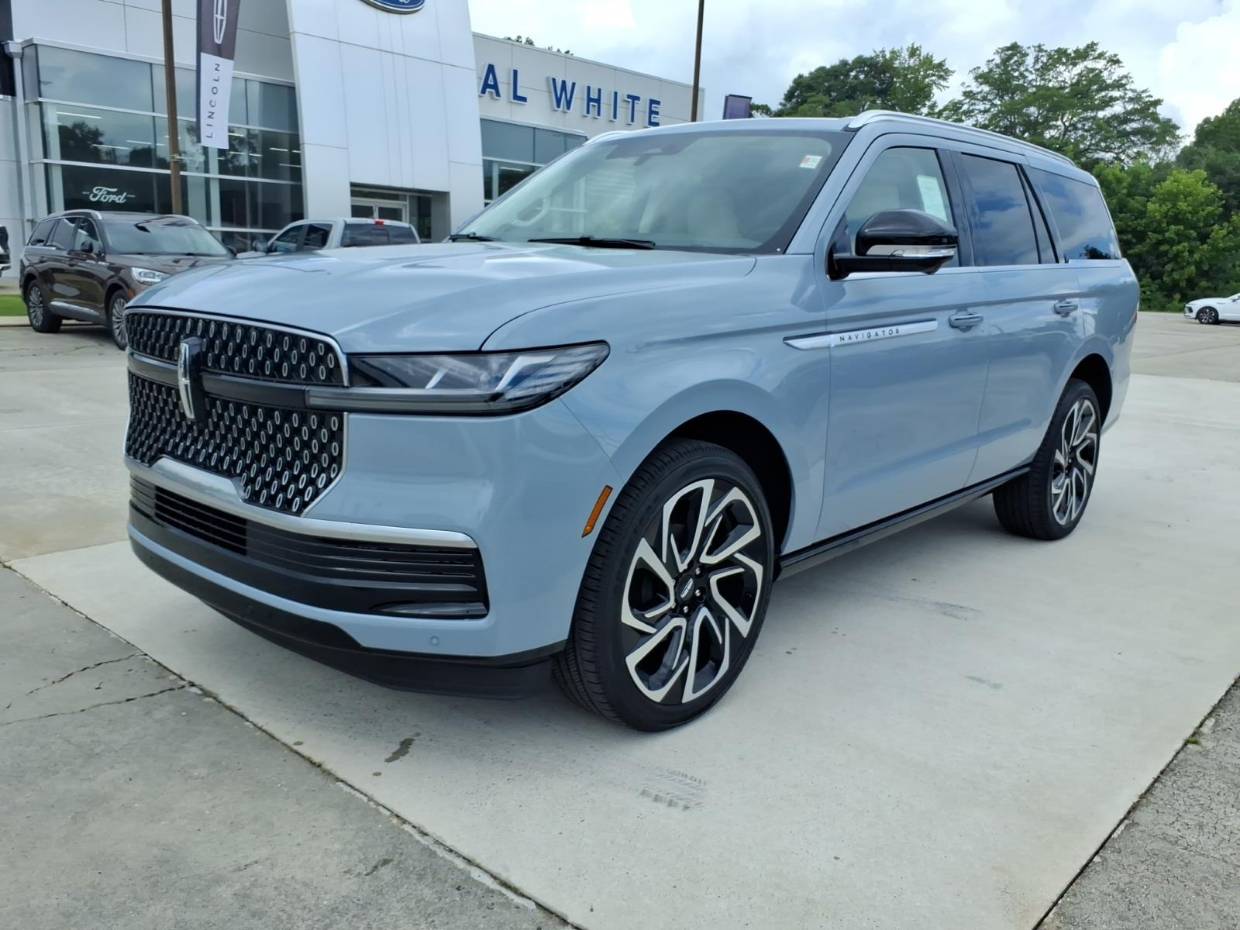 2027 Lincoln Navigator