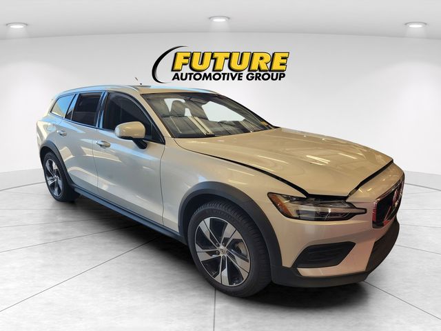 2020 Volvo V60 Cross Country T5