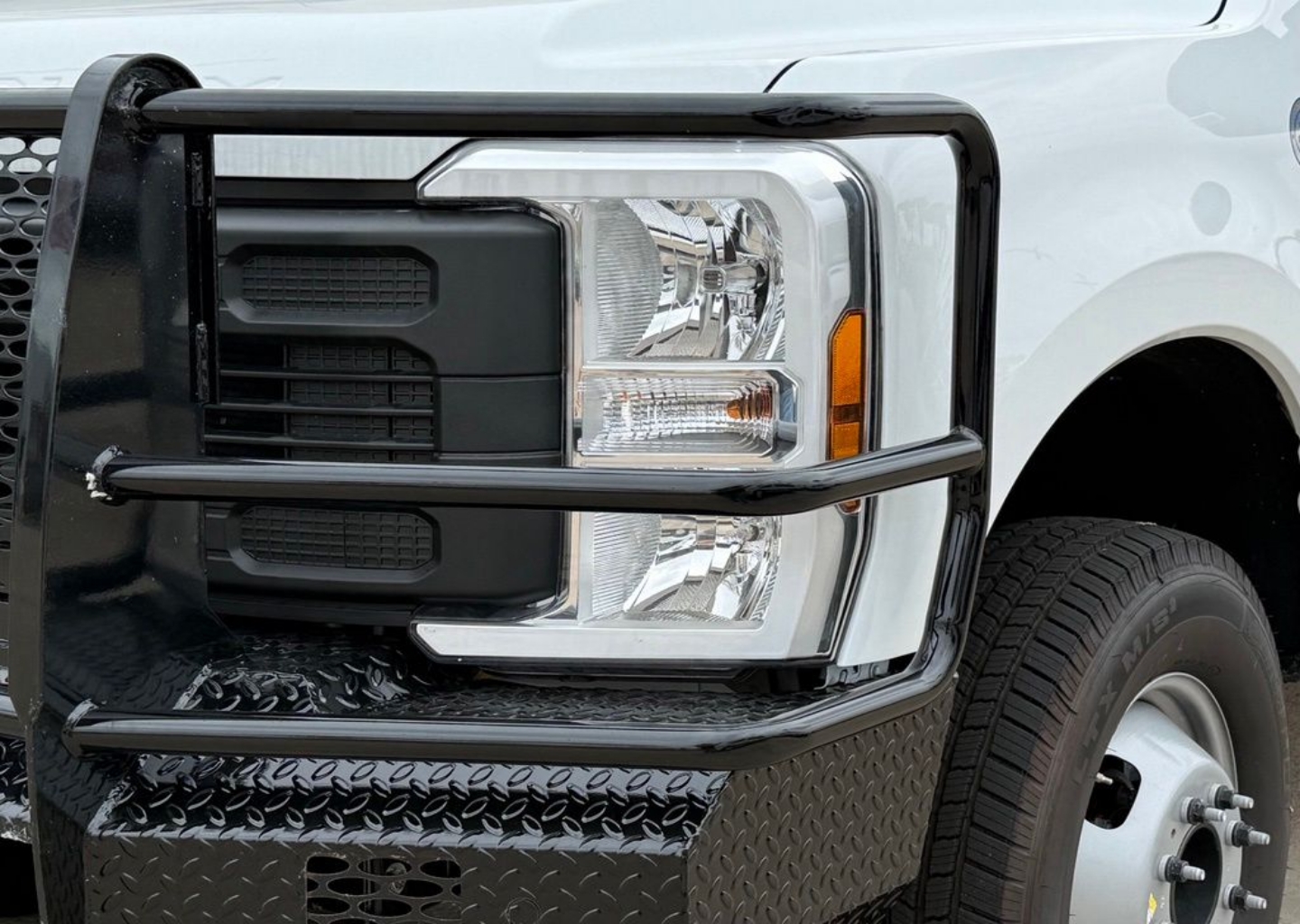 2026 Ford F-350 Super Duty Chassis Cab XL - Photo 25