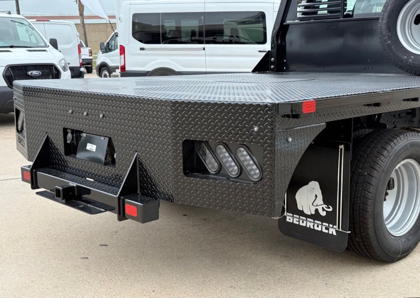 2026 Ford F-350 Super Duty Chassis Cab XL - Photo 31