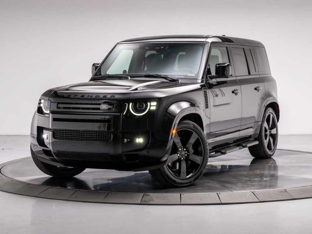 2026 Land Rover Defender P500 X-Dynamic SE