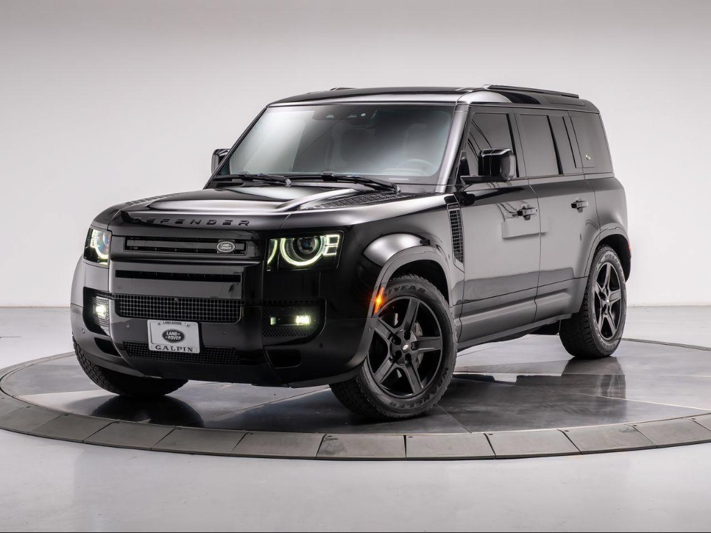 2023 Land Rover Defender 110 SE