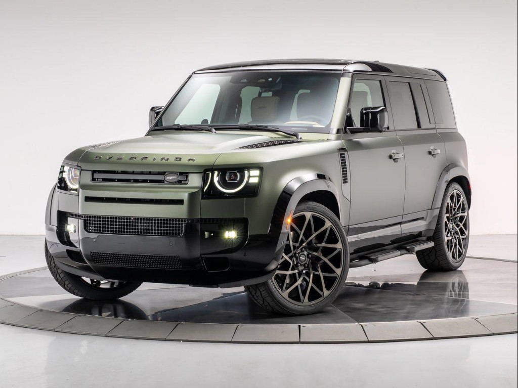 2026 Land Rover Defender P500 X-Dynamic SE