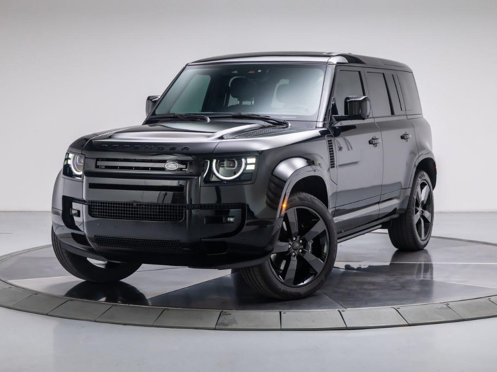2026 Land Rover Defender P525 V8