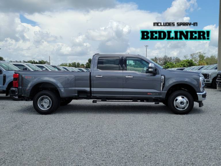 2026 Ford Super Duty F-350 DRW LARIAT