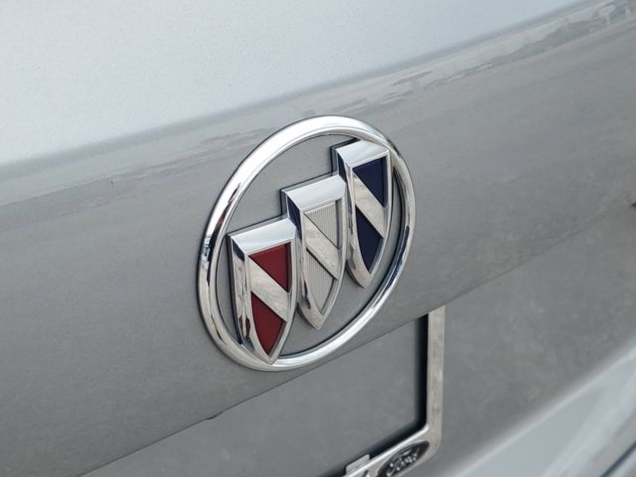 2023 Buick Envision Essence - Photo 6
