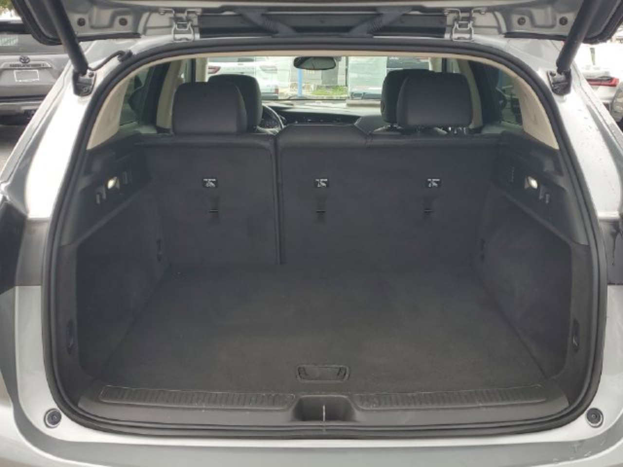 2023 Buick Envision Essence - Photo 8
