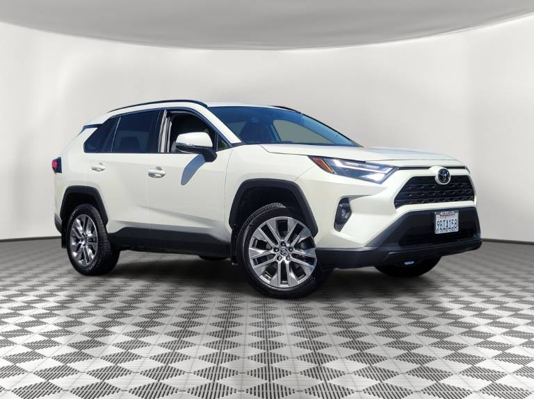 2022 Toyota RAV4 XLE Premium