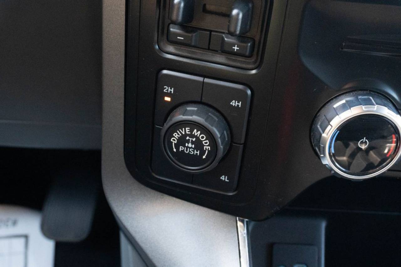 2023 Ford F-150 XLT - Photo 29