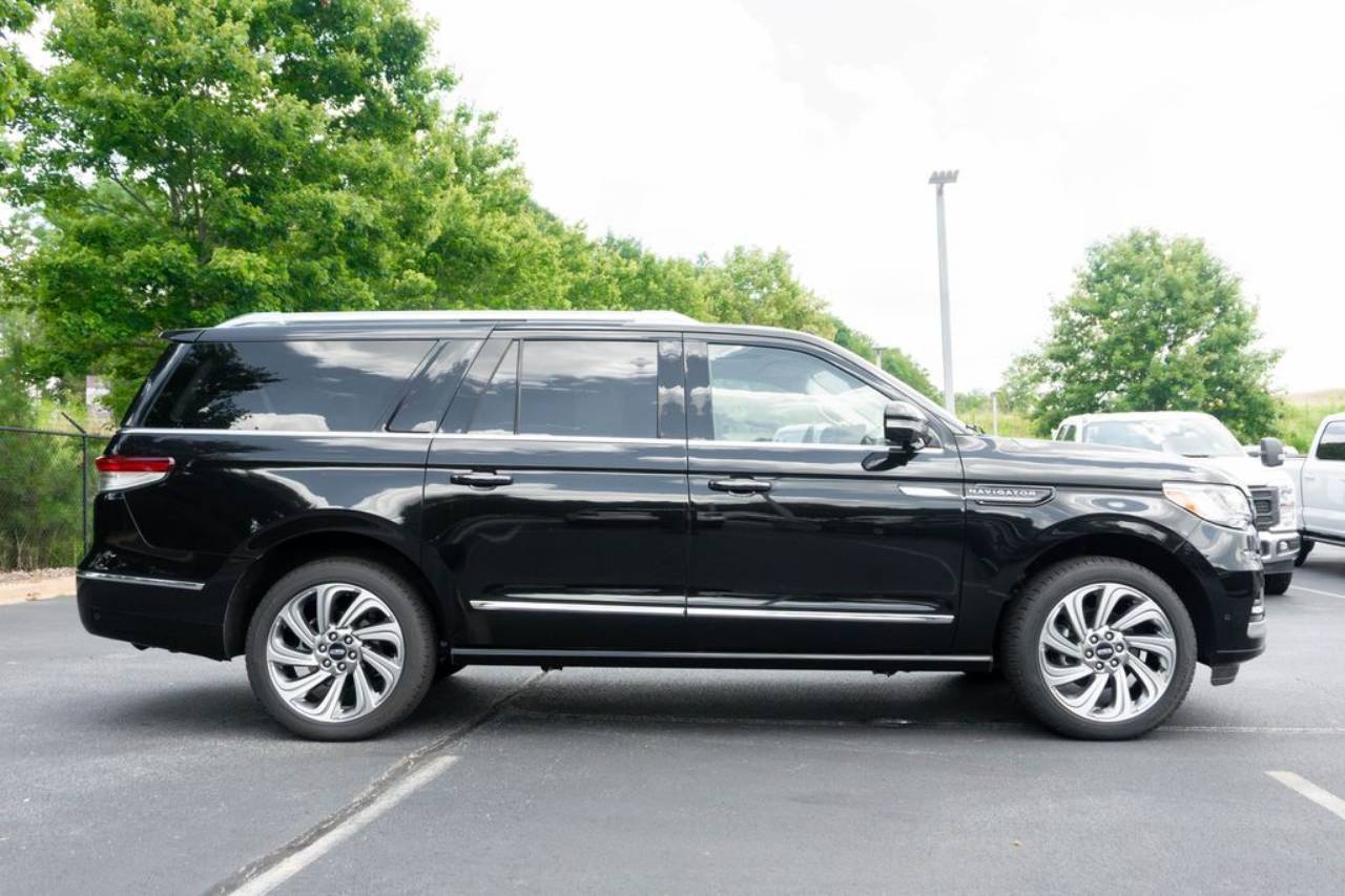 2024 Lincoln Navigator Reserve L - Photo 11