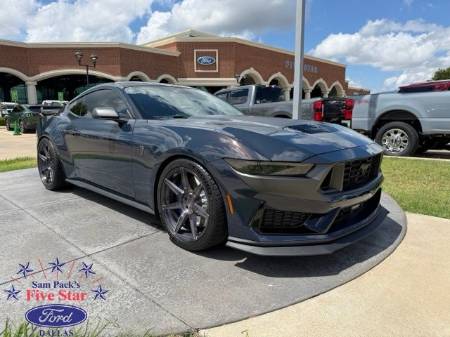 2025 Ford Mustang Dark Horse