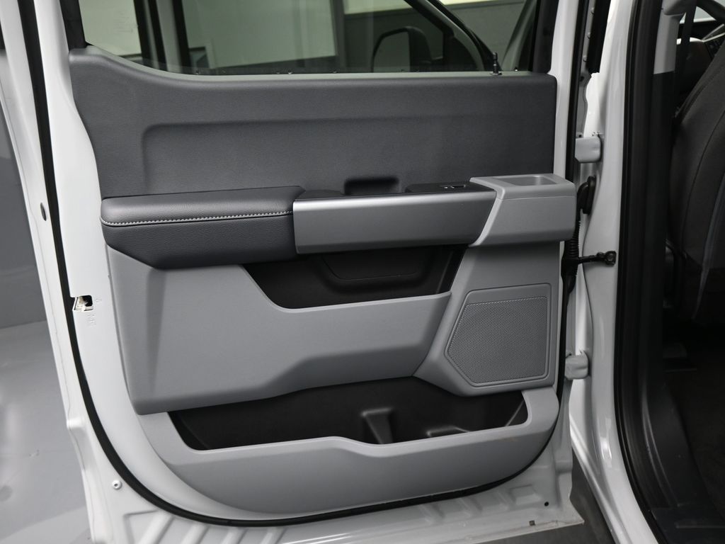2026 Ford F-350 Super Duty XL - Photo 8