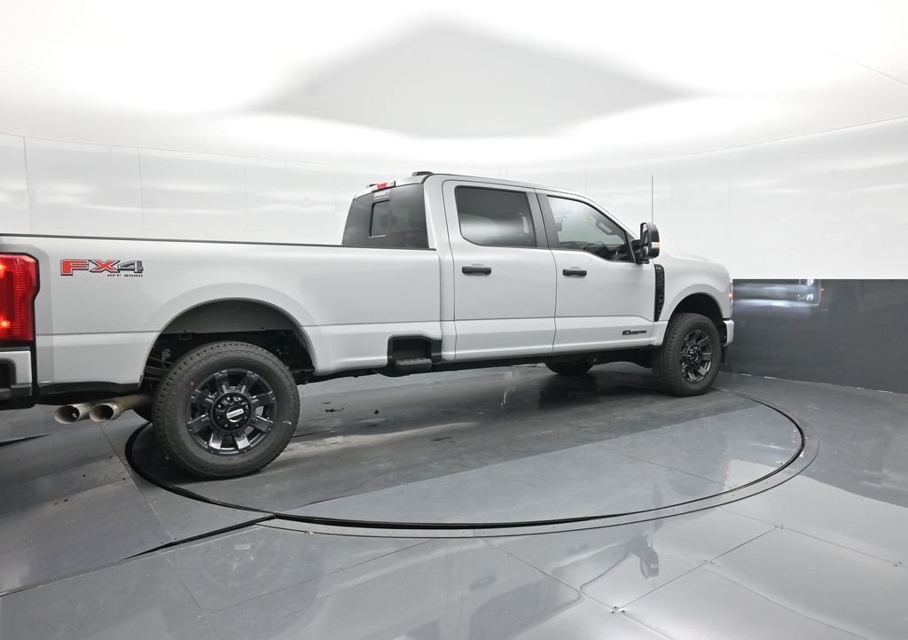 2026 Ford F-350 Super Duty XL - Photo 9