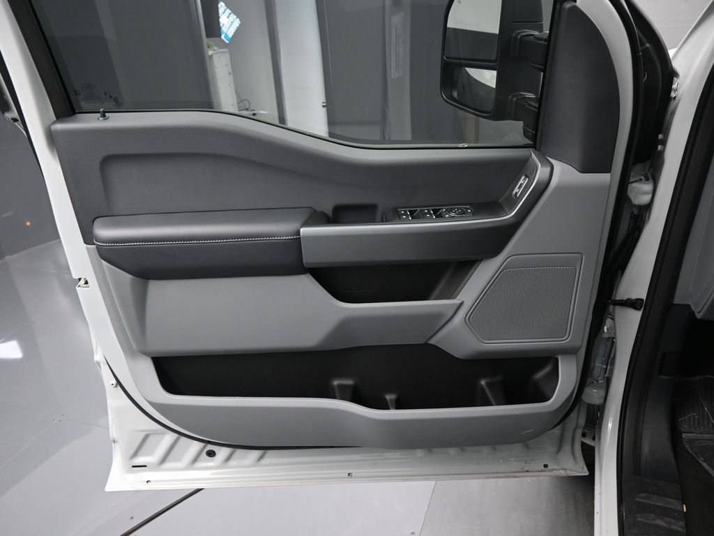 2026 Ford F-350 Super Duty XL - Photo 13