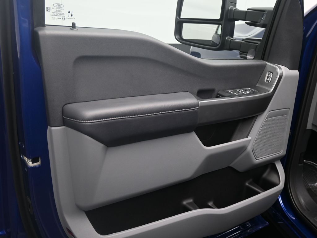 2026 Ford F-350 Super Duty XL - Photo 6