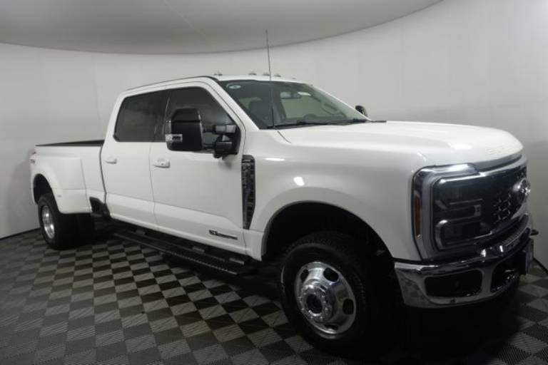 2026 Ford Super Duty F-350 DRW LARIAT