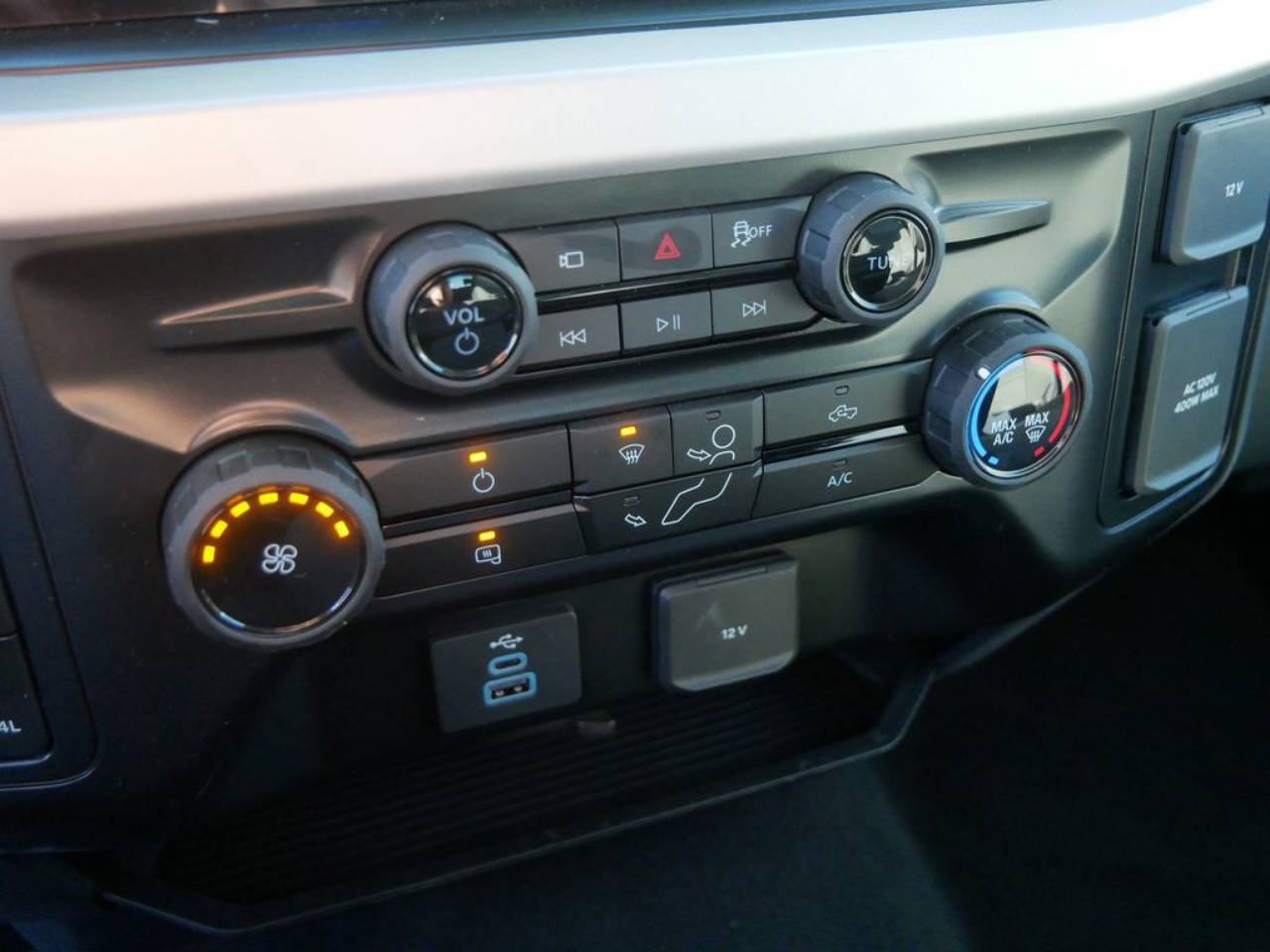 2026 Ford F-350 Super Duty XLT - Photo 23