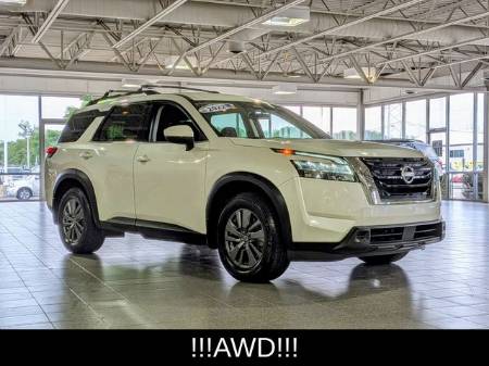 2022 Nissan Pathfinder SV