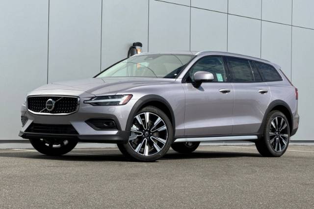 2026 Volvo V60 Cross Country B5 Ultra