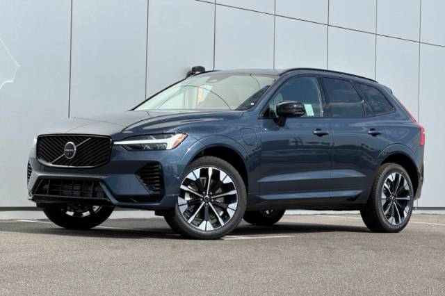 2026 Volvo XC60 Plug-In Hybrid T8 Plus