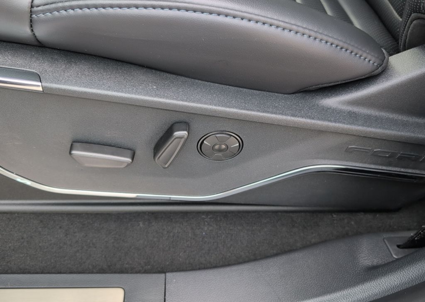 2026 Ford F-350 Super Duty Platinum - Photo 10