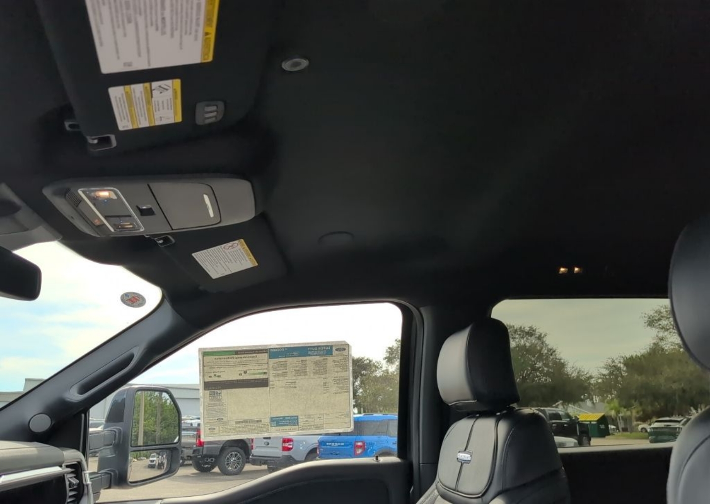 2026 Ford F-350 Super Duty Platinum - Photo 11