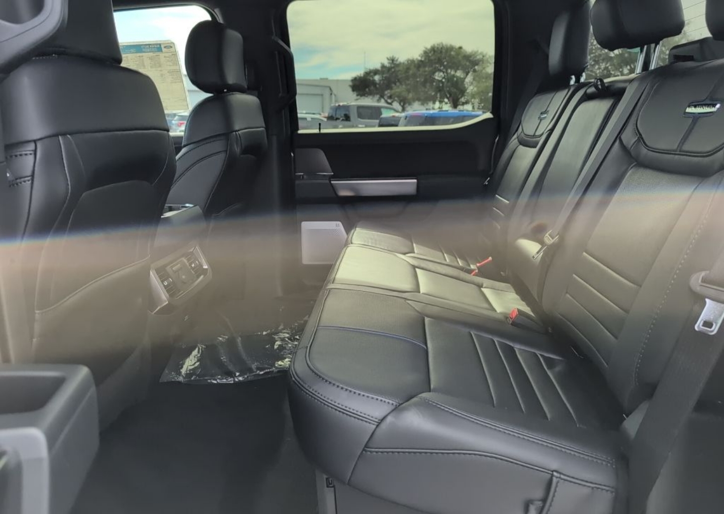 2026 Ford F-350 Super Duty Platinum - Photo 12