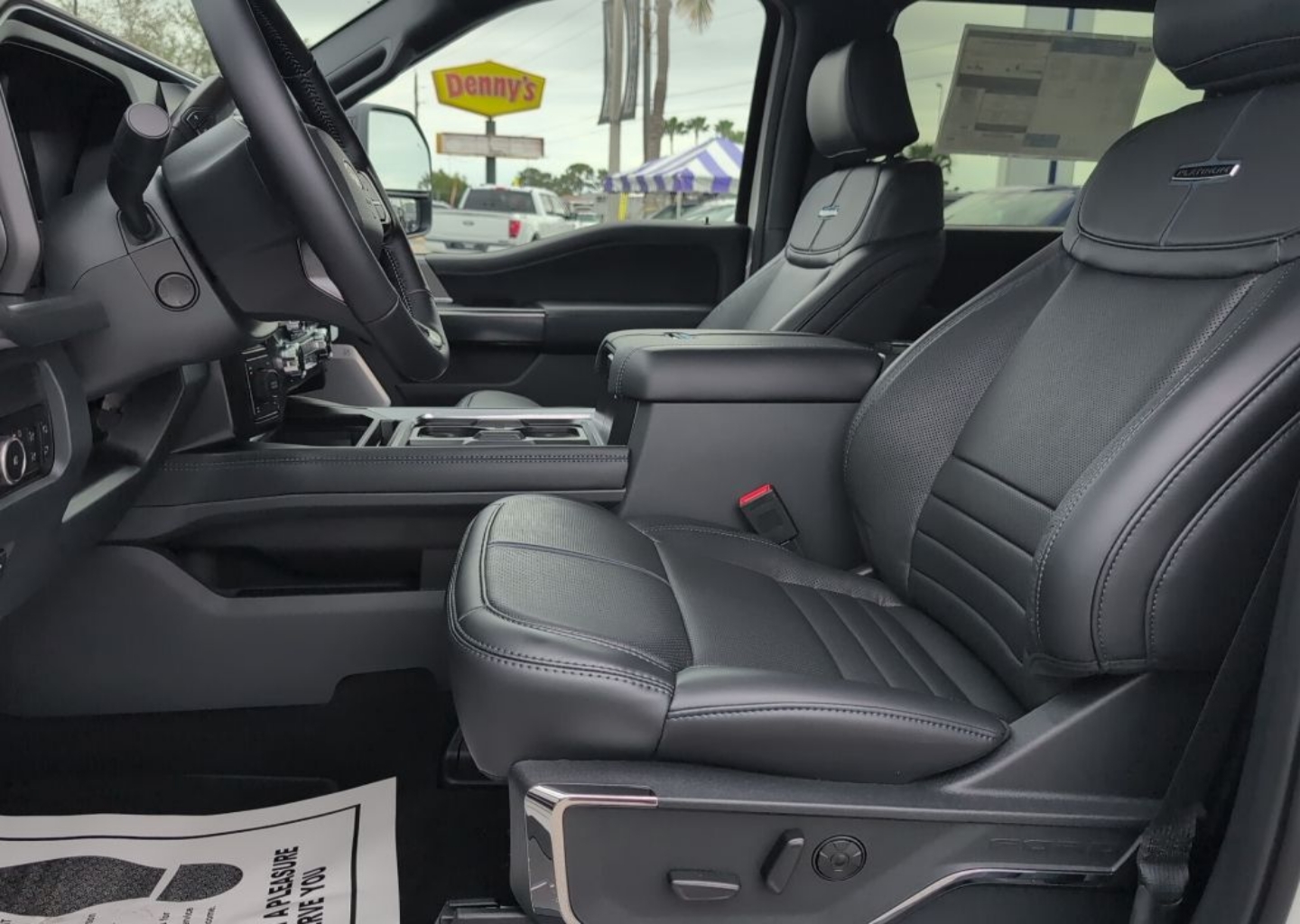 2026 Ford F-250 Super Duty Platinum - Photo 9