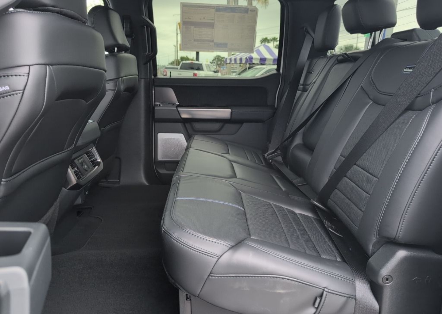2026 Ford F-250 Super Duty Platinum - Photo 12