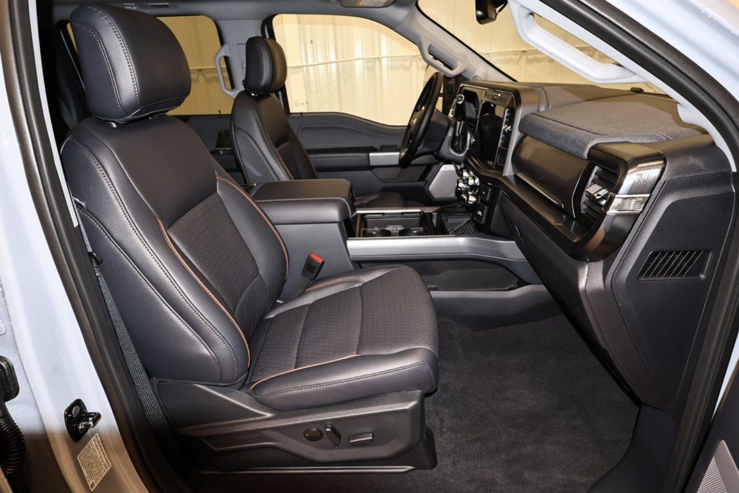 2026 Ford F-350 Super Duty Lariat - Photo 16