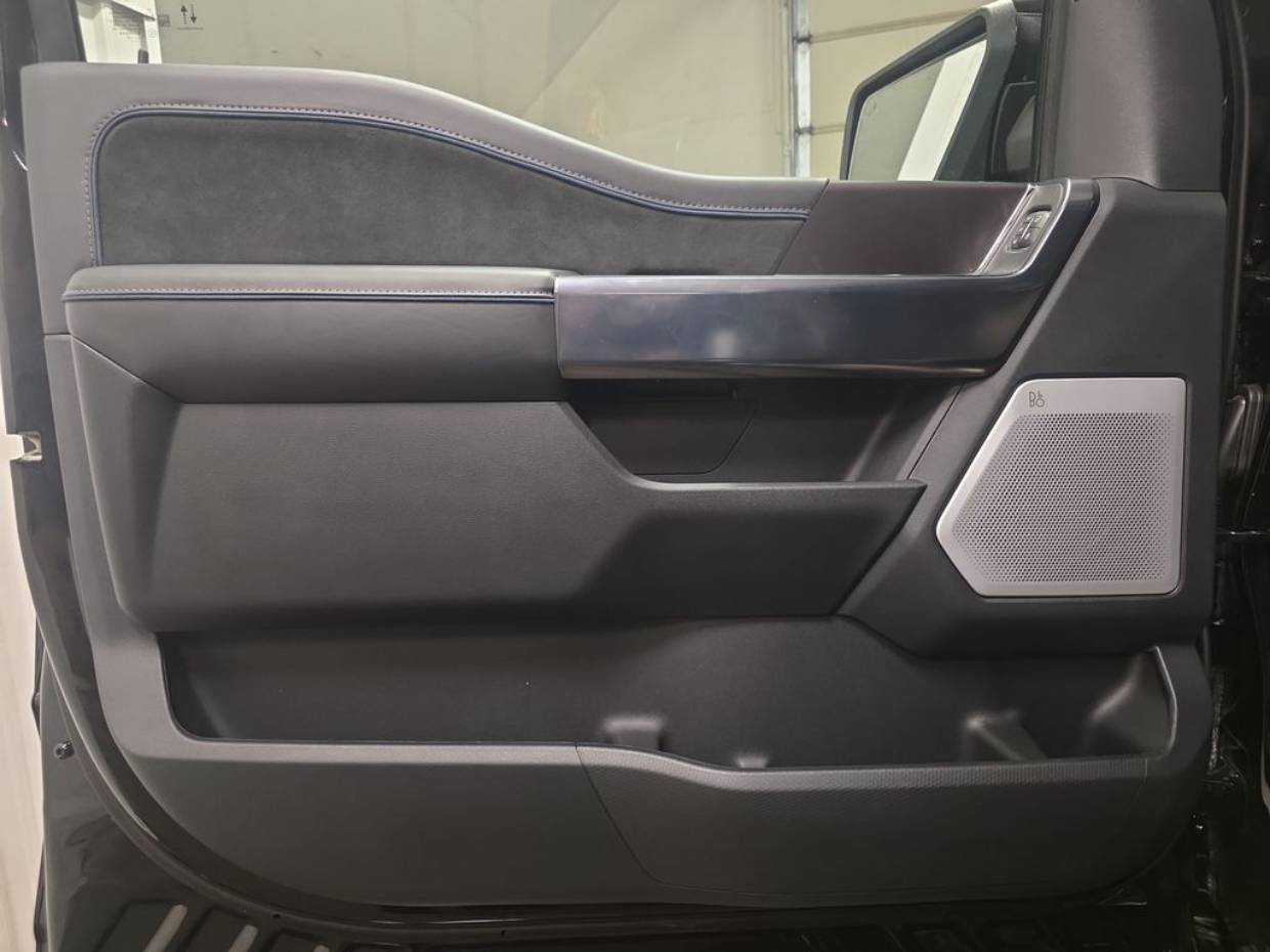 2025 Ford F-150 Platinum - Photo 12