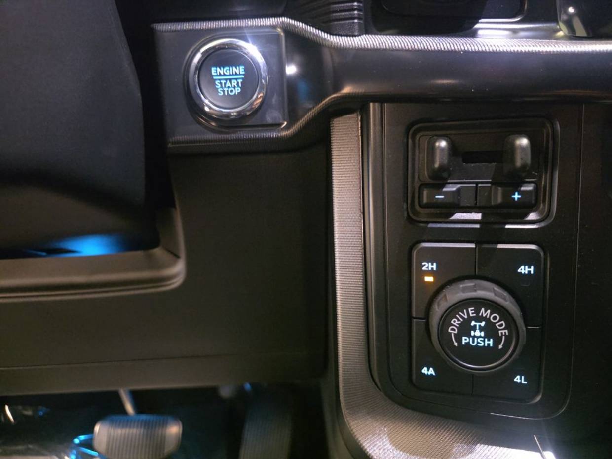 2025 Ford F-150 Platinum - Photo 22