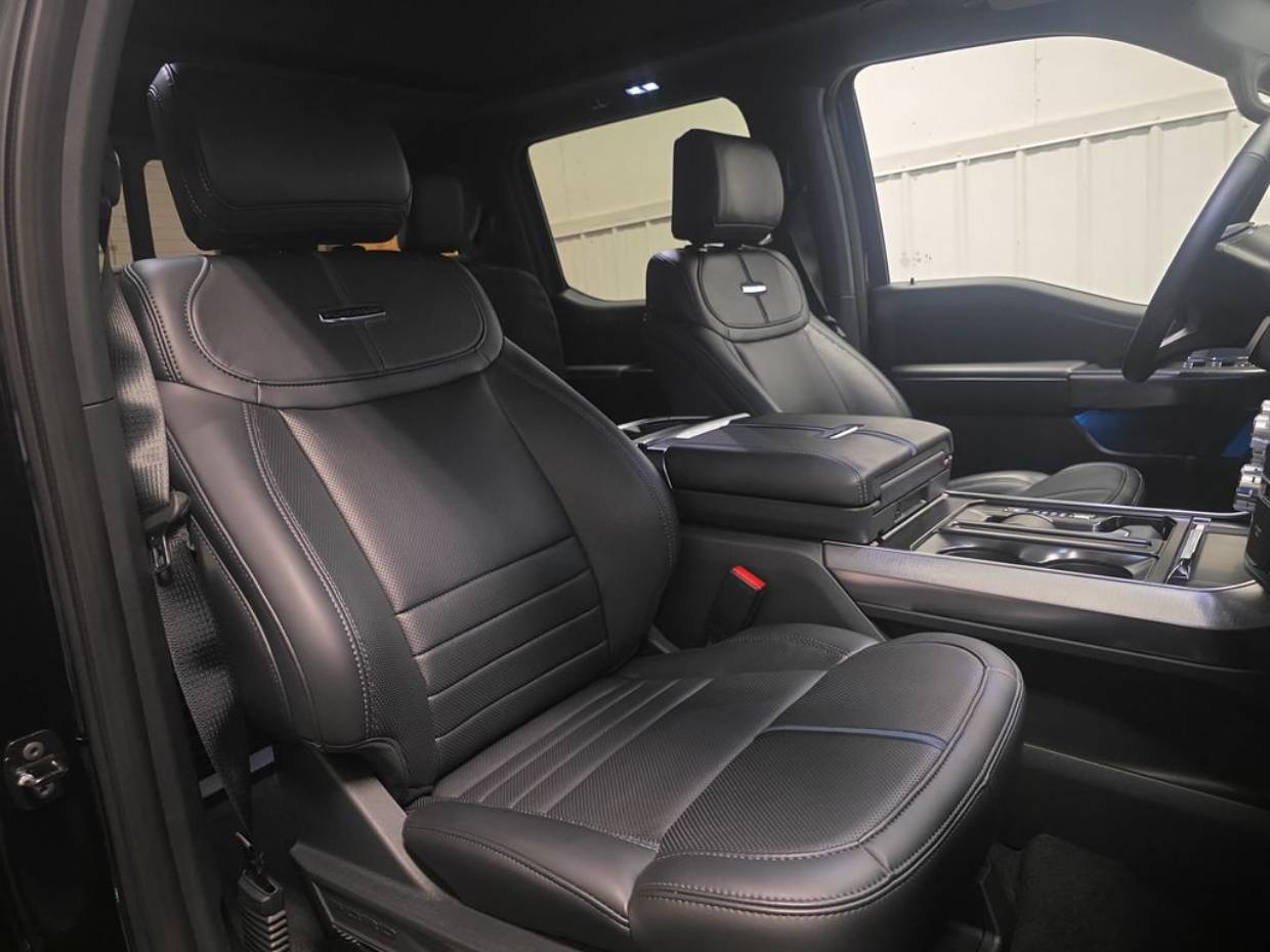 2025 Ford F-150 Platinum - Photo 37