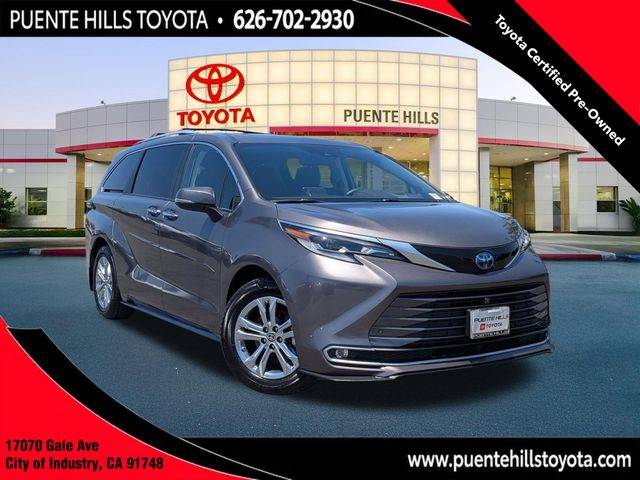2022 Toyota Sienna Platinum