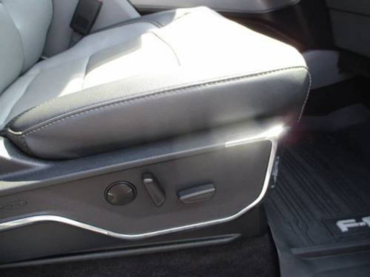 2022 Ford F-150 Lariat - Photo 15